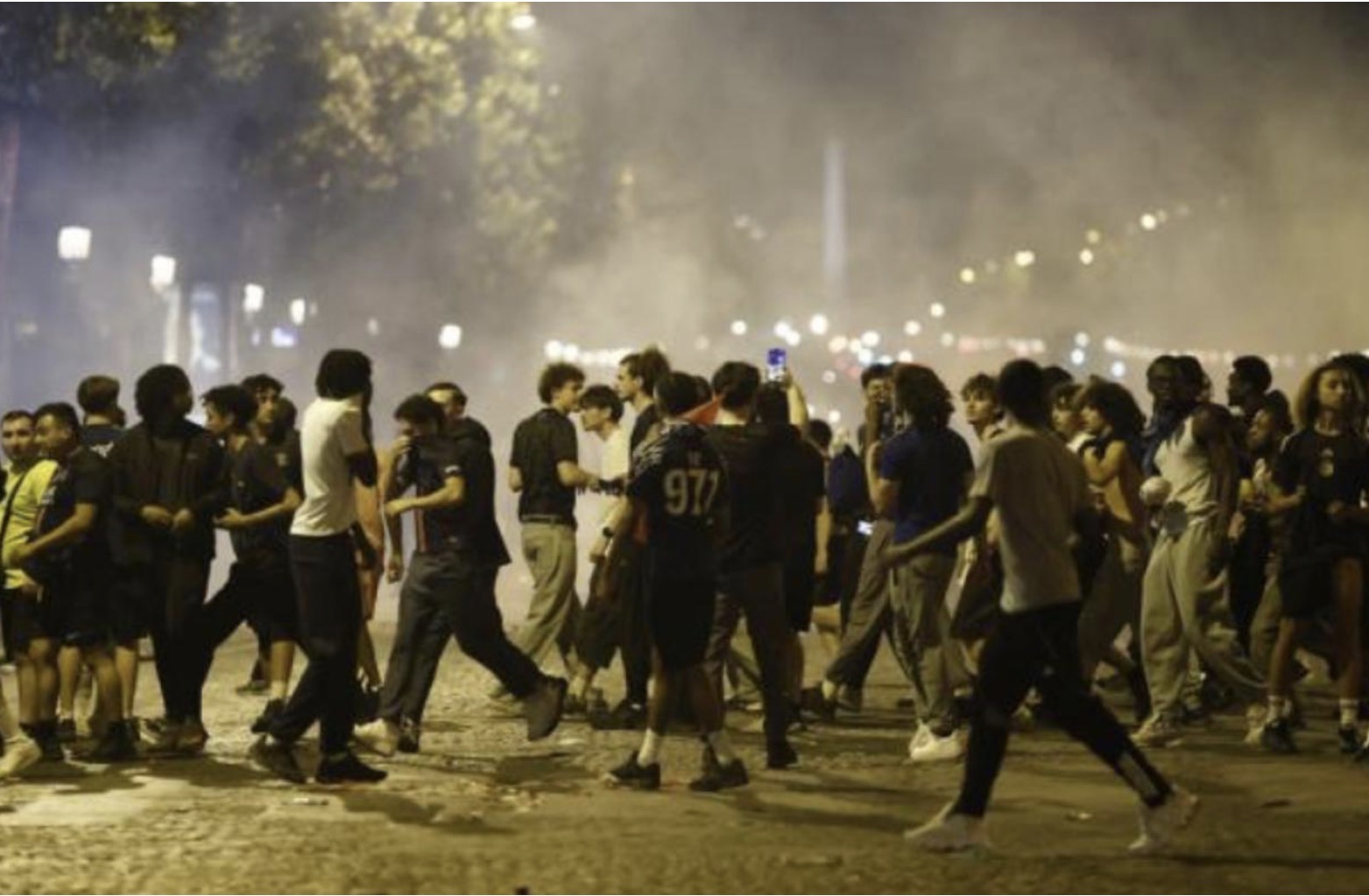 RACAILLES DÉCÉRÉBRÉES», «COLLECTIVITÉS DE HAINE»... PLUSIEURS RESPONSABLES POLITIQUES ULCÉRÉS PAR LES VIOLENCES APRÈS PSG-ARSENAL