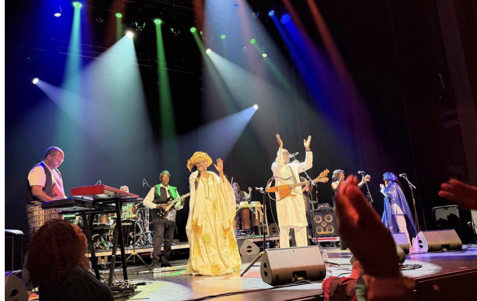 Genève : Ismaël Lô et Mahawa Kouyaté illuminent l'Alhambra pour la Journée de l’Afrique