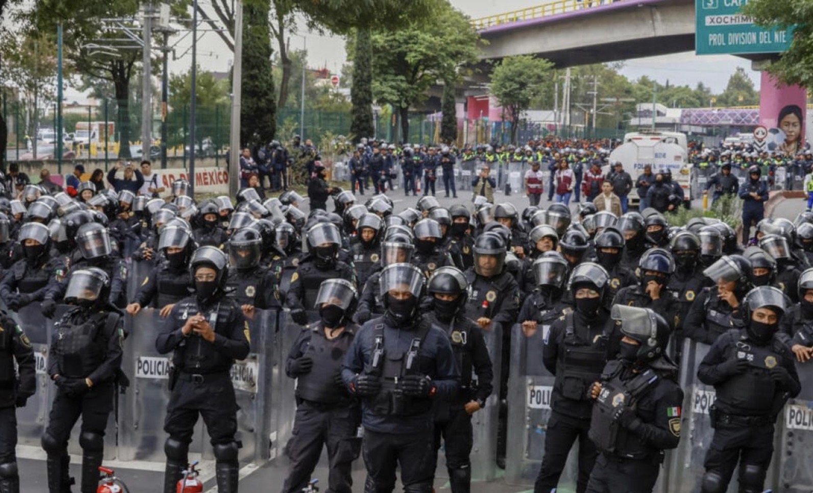 Mondial-2026: heurts entre manifestants et police à l'extérieur du stade Azteca de Mexico
