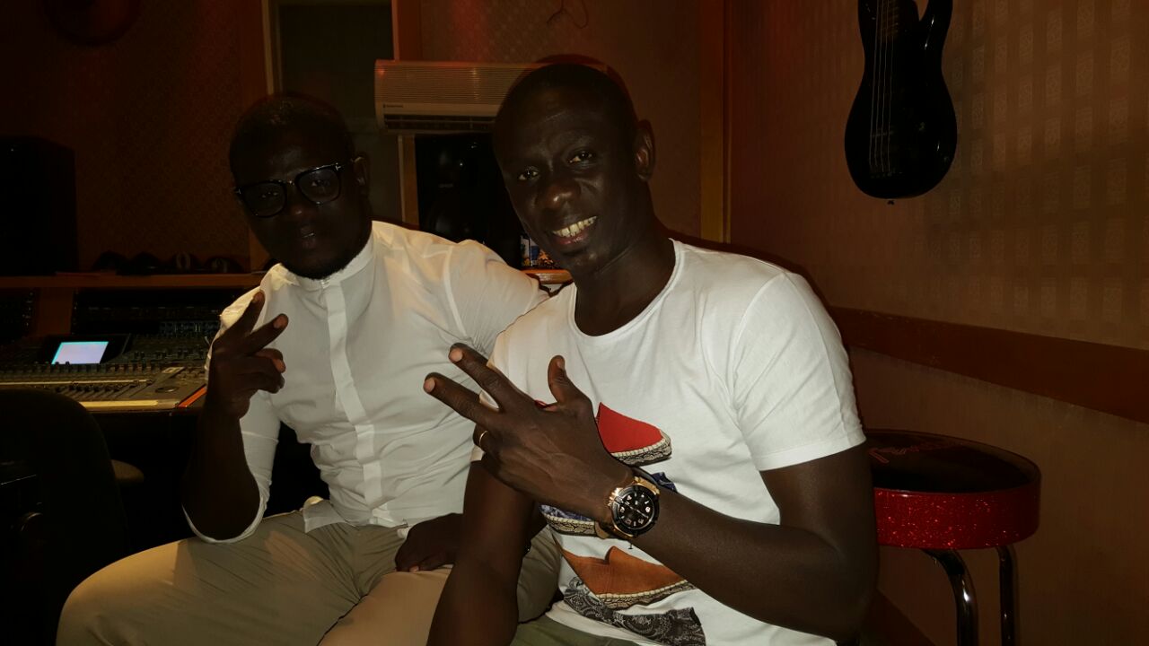 Dakar Bamako: Pape Diouf en studio avec Sidiki Diabate pour un featuring explosif bientôt.