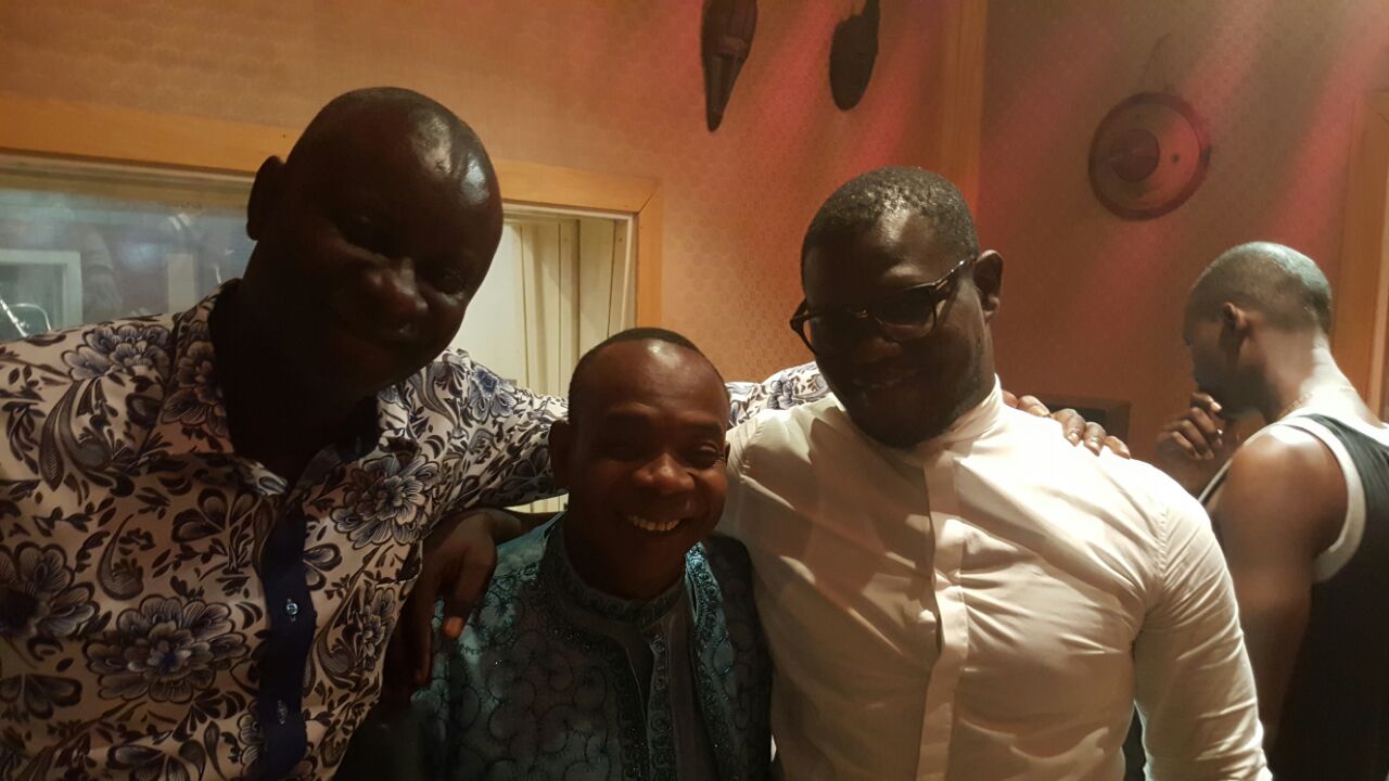 Dakar Bamako: Pape Diouf en studio avec Sidiki Diabate pour un featuring explosif bientôt.