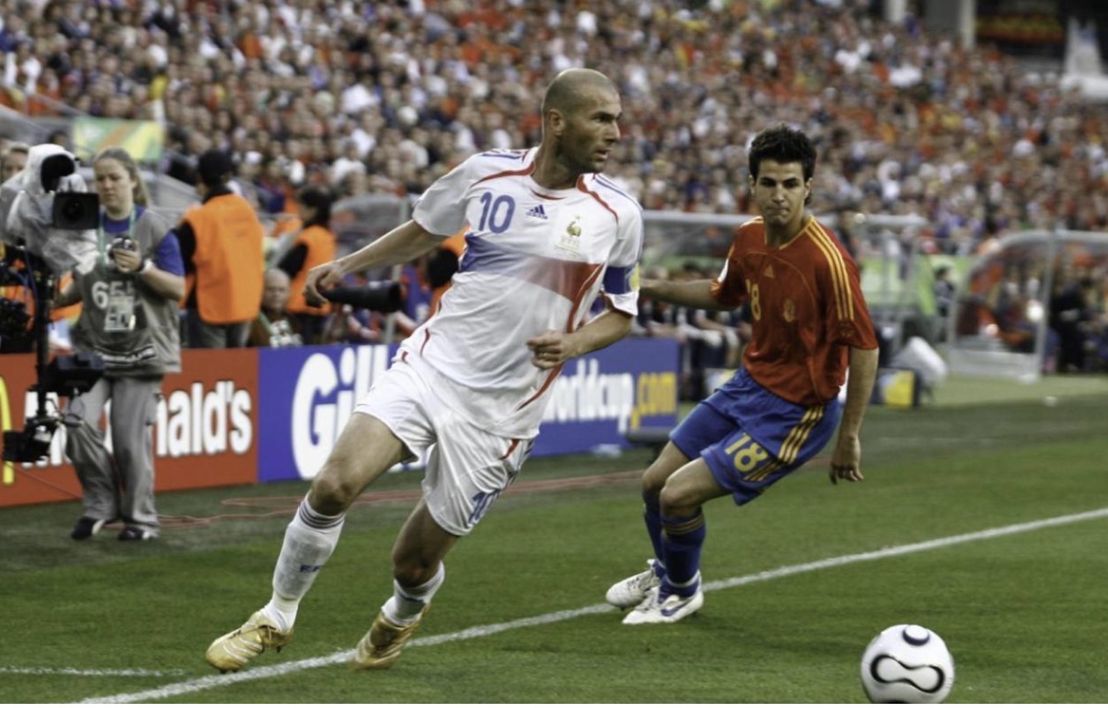 Mondial-2026: Il y a 20 ans, quand l'Espagne voulait "mettre Zidane à la retraite"