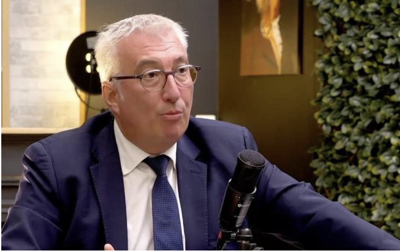 France: un maire exfiltré de son domicile après des menaces du groupe criminel DZ Mafia