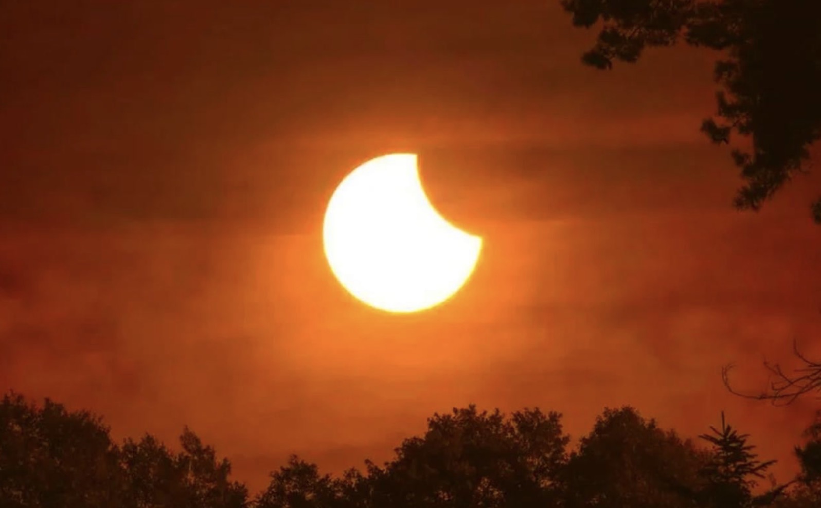 Éclipse solaire partielle 12 août au Sénégal : horaires, visibilité et consignes de sécurité