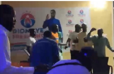 Abib Diop contesté à la tête de Kiiraay de Touba : altercations et actes de vandalisme à la permanence de Mbacké