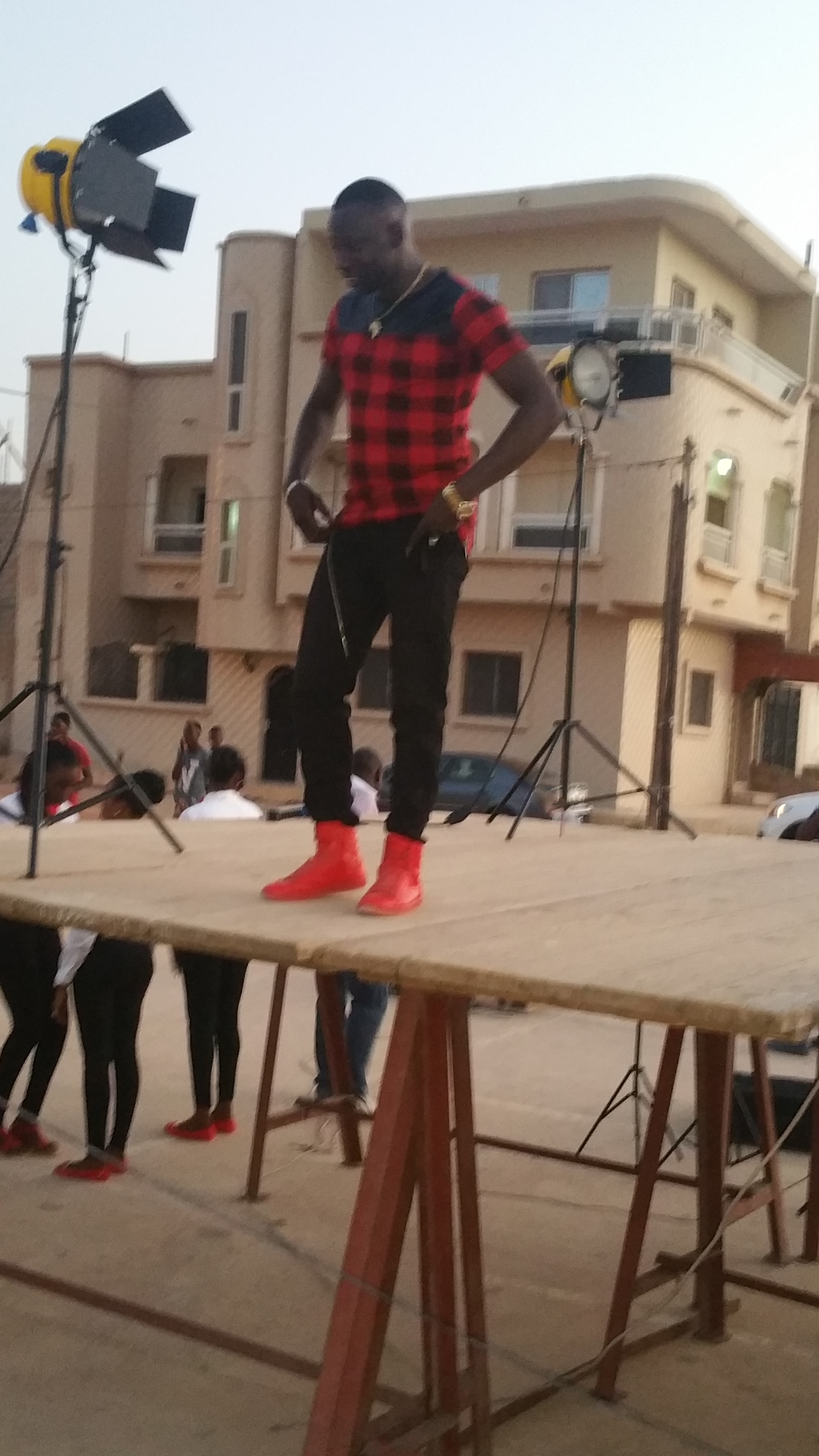 Les premières images de la nouvelle vidéo de Cheikh Diagne. "Pikine"