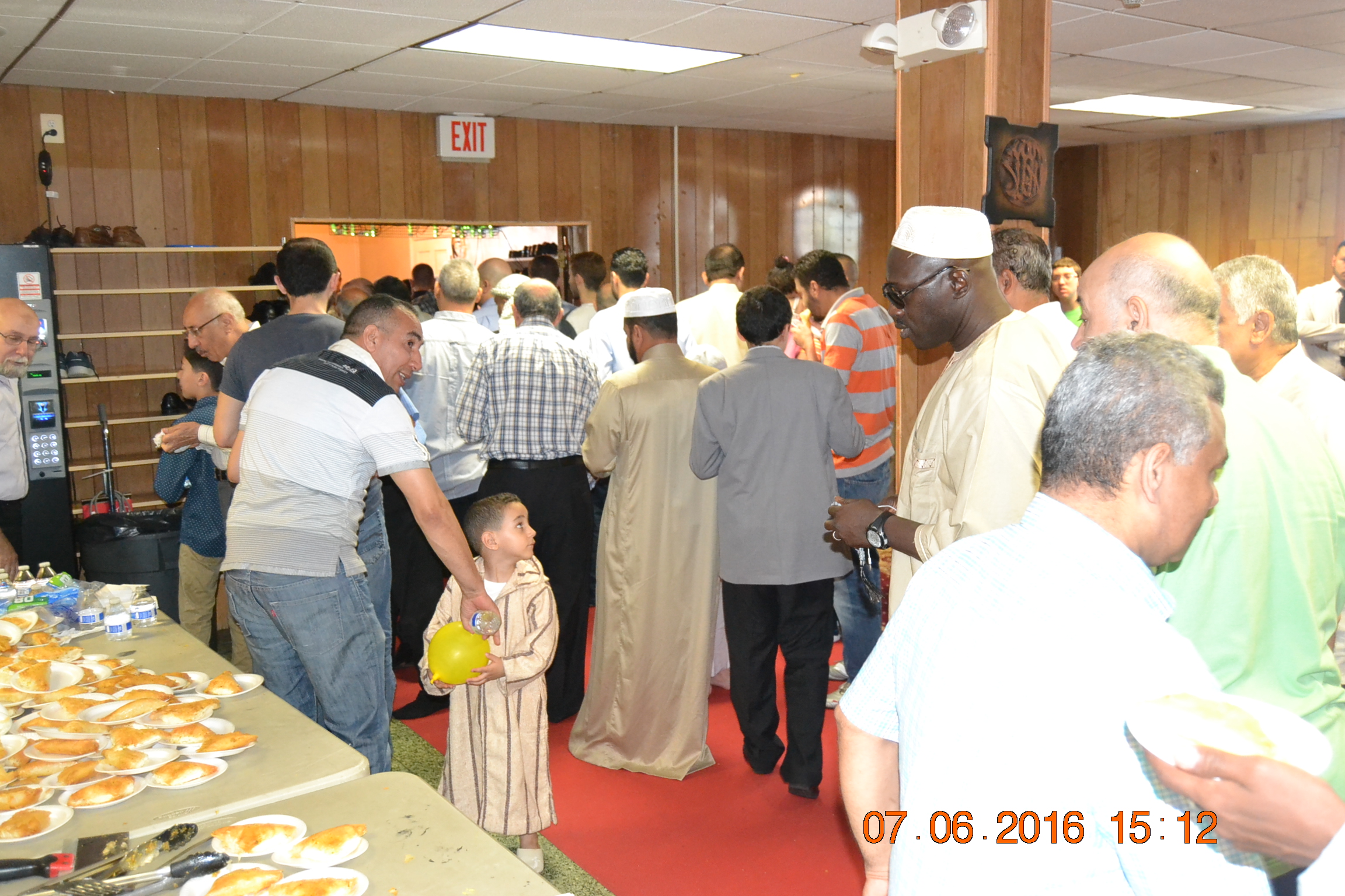 La communauté musulmane de New Jersey à célébré l' Eid Mubarack ce mercredi à Hackensack.