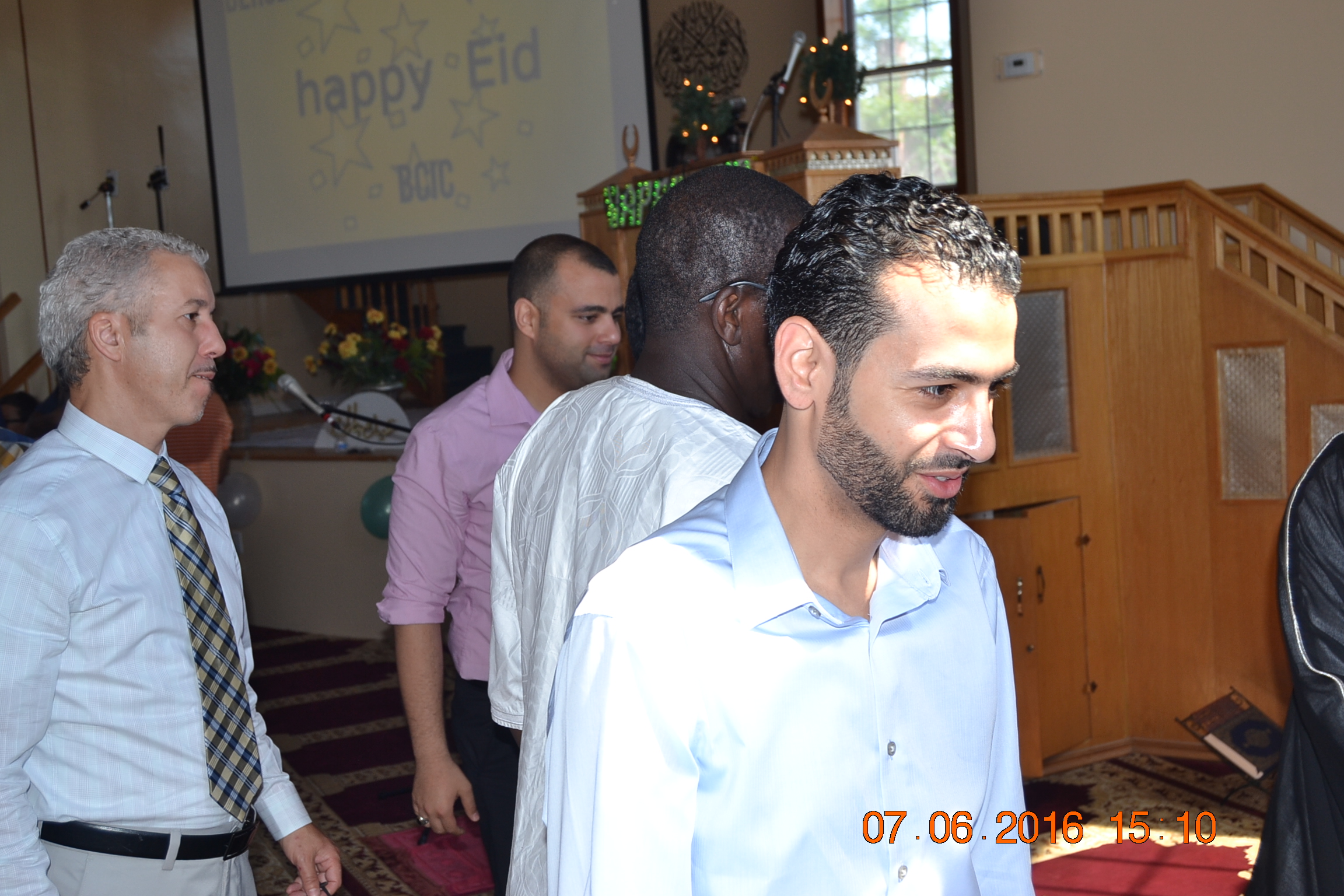 La communauté musulmane de New Jersey à célébré l' Eid Mubarack ce mercredi à Hackensack.