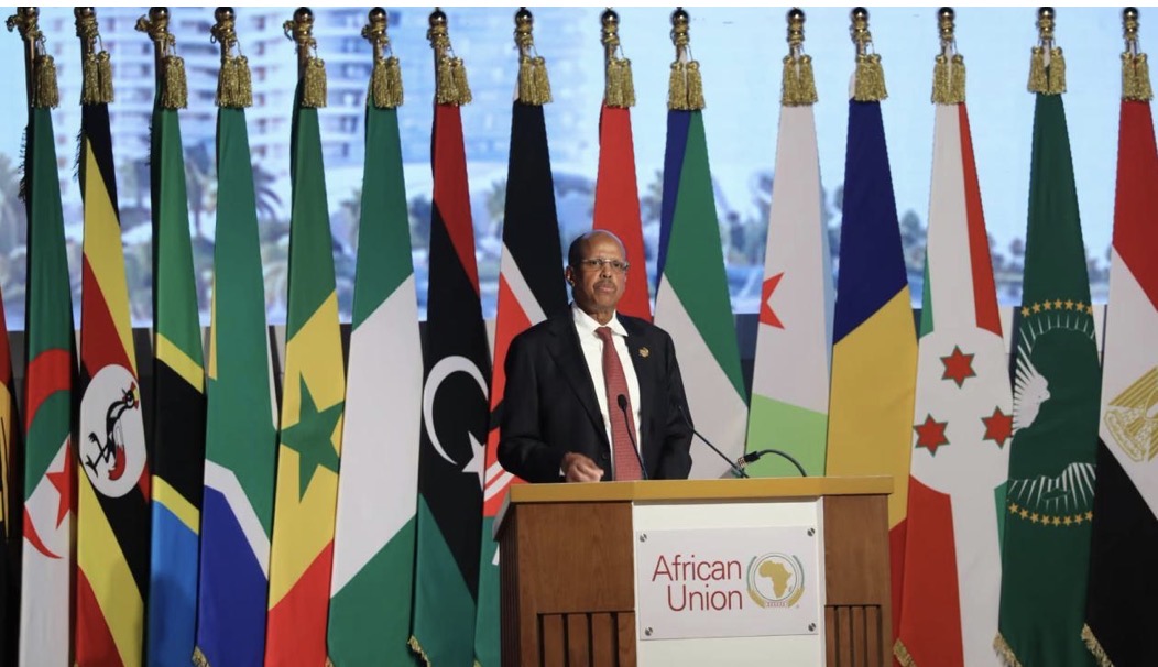 L'Union africaine rend hommage à l’écrivain sénégalais Cheikh Hamidou Kane