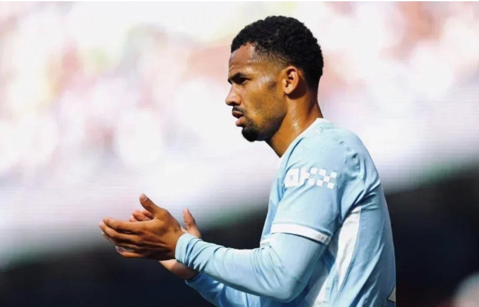 Liverpool - Man City (0-3) : La presse anglaise partagée par la prestation d'Iliman Ndiaye