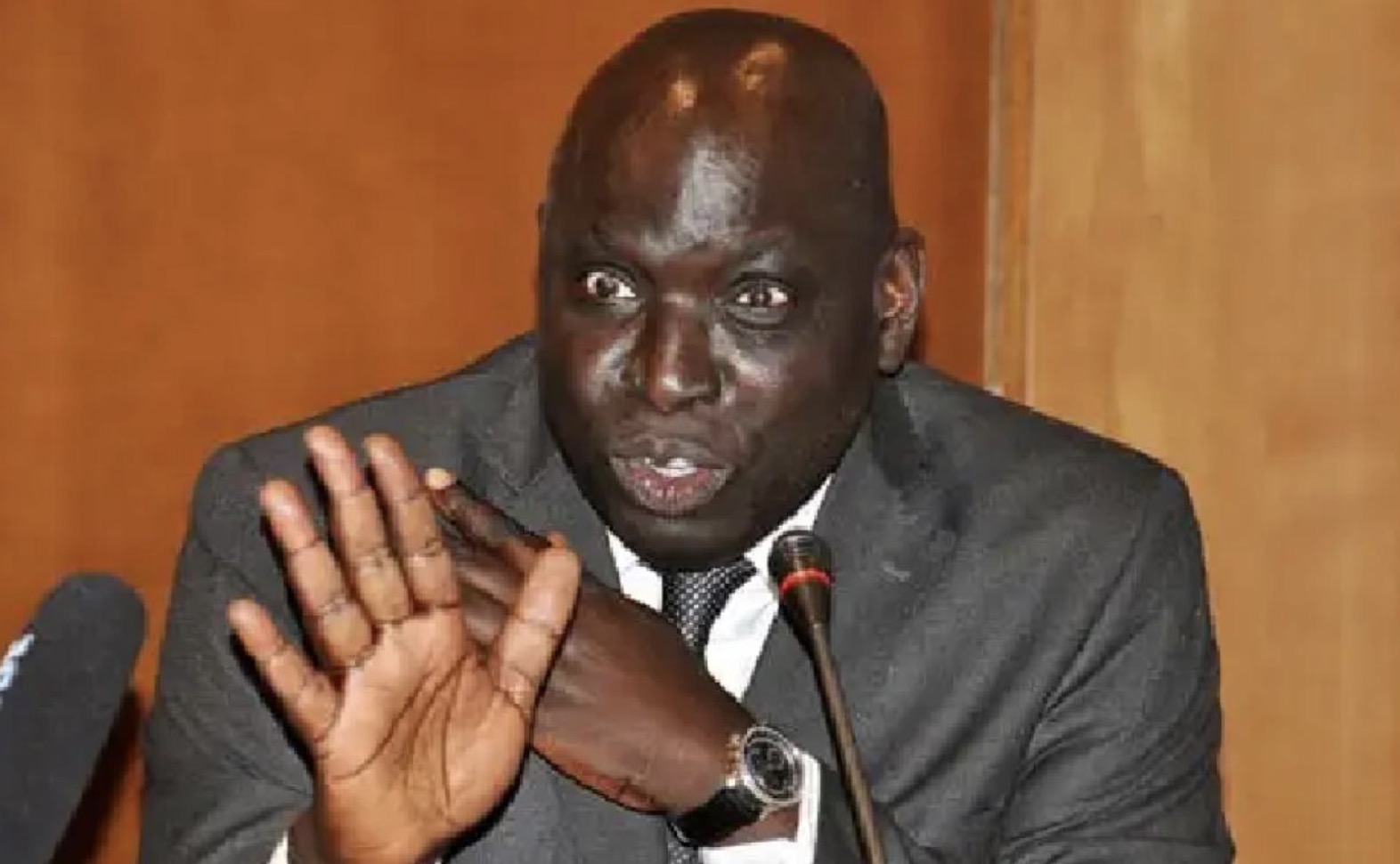 Madiambal en rajoute une couche sur l'Exil probable de Sonko : "Il a rencontré Mactar Cissé sur autorisation de Diomaye..."