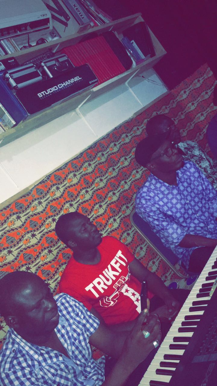 ESPRIT LIVE 2: Pape et Cheikh en studio disponible prochainement.