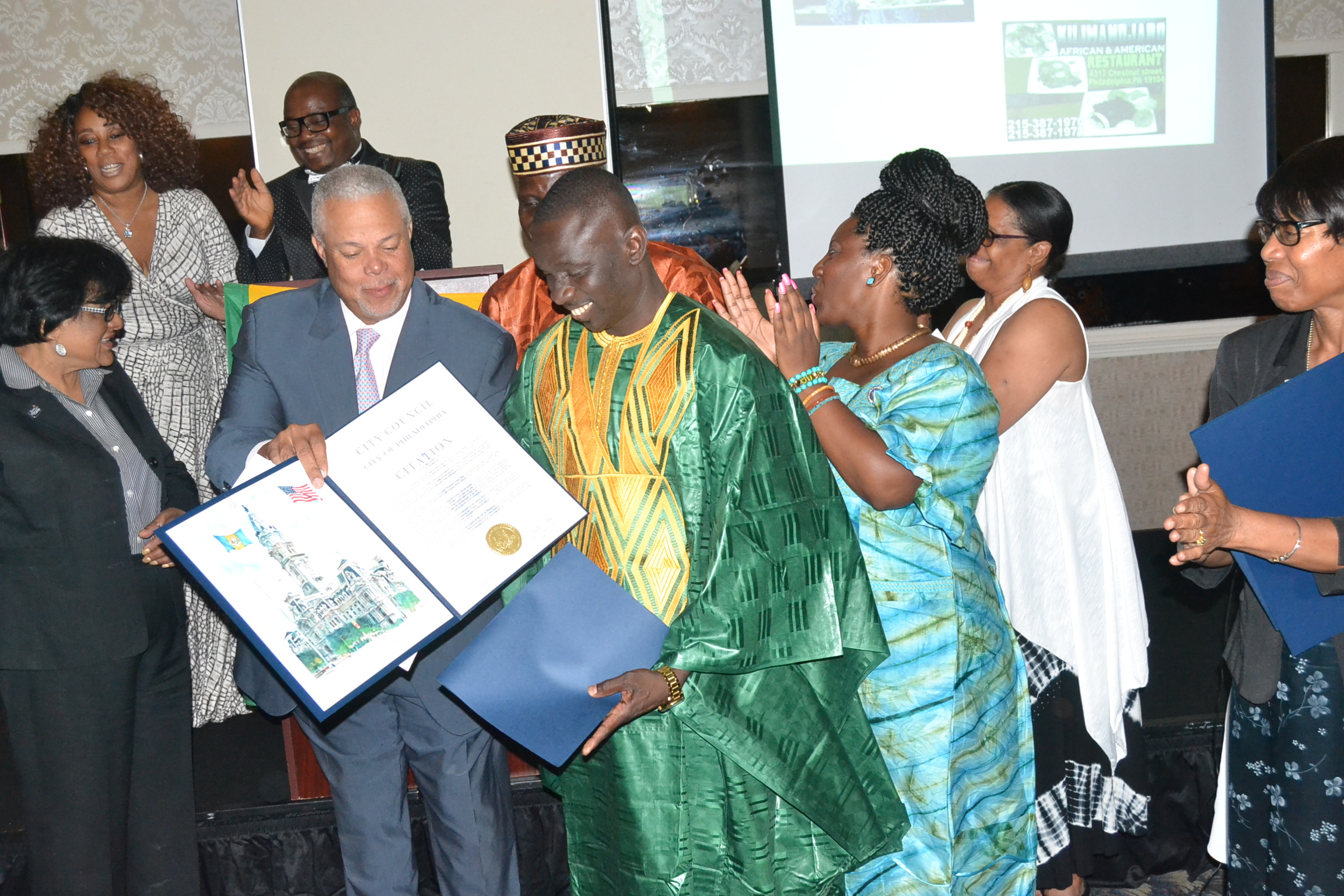 Pape Diouf honnoré à Philadelphia: Award de l'artiste de l'année et award pour sa contribution Africa's musical Heritage