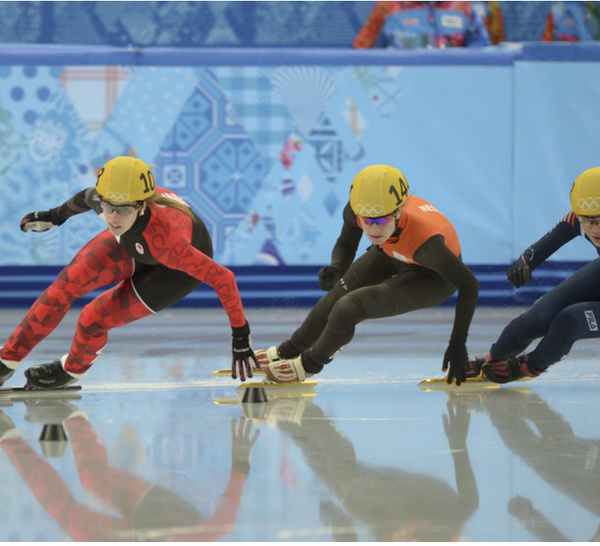 Comment la technique de patinage en patinage de vitesse, affecte la lutte pour les médailles