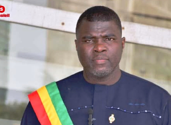 Critiques sur l’achat des véhicules des députés: Amadou Bâ, député de Pastef, dénonce une « manipulation crapuleuse »