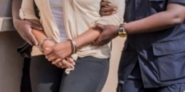Ziguinchor : une jeune femme de 20 ans tue son frère à coups de couteau, elle est placée sous mandat de dépôt
