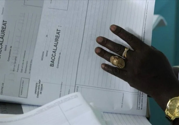 Diamaguène Sicap Mbao : Deux candidats au Bac déférés pour fraude, un téléphone dissimulé dans un sous-vêtement