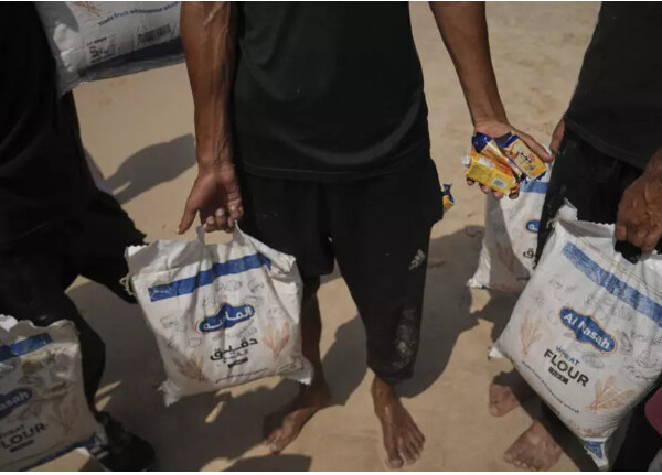 «Je ne vois rien de l’aide qui arrive»: A Gaza, l'aide humanitaire revendue à prix d'or