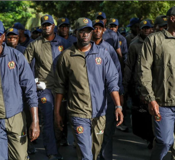 Avec les Forces Armées : Le président Bassirou Diomaye Faye investit les rues de Dakar