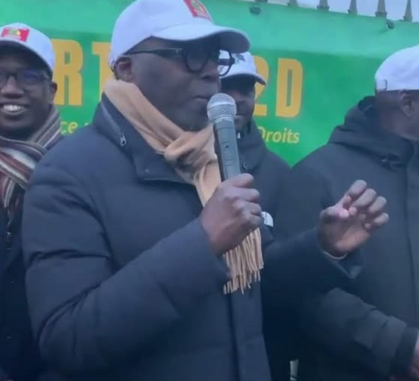 URGENT-L’opposition de la diaspora démolit gravement Sonko à la manifestation de AARTU/C2D à Bastill