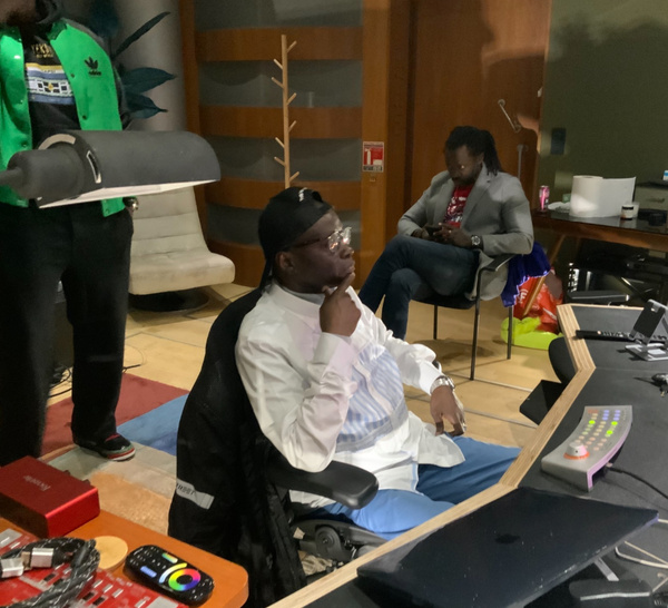 Dernier jour de studio avec Oumar Pène chez H24 à Paris.