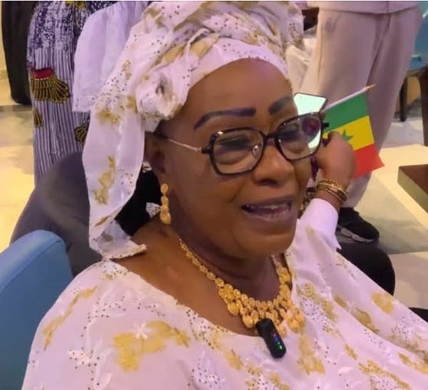 🚨URGENT- Réaction inédite de la griotte de Macky Sall à PARIS pour célébrer son anniversaire