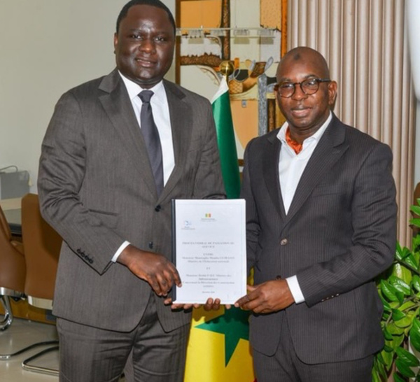 Passation de service entre les ministères de l’Éducation nationale et des Infrastructures