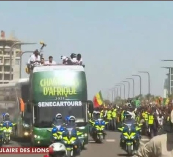 Parade des champions d’Afrique dans les rues de Dakar (Photos)