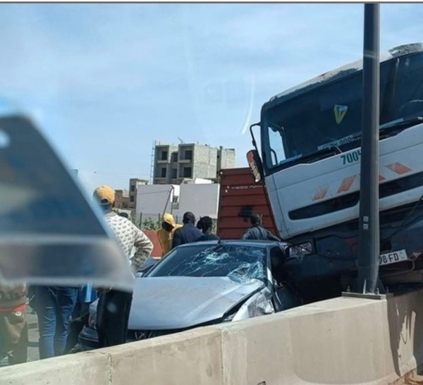 Drame sur l’autoroute à péage : comment un camion fou a provoqué un accident fatal faisant cinq victimes