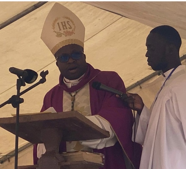 JMJ 2026 à Kafountine : Mgr Jean-Baptiste Valter Manga exhorte les jeunes à ne pas céder aux addictions