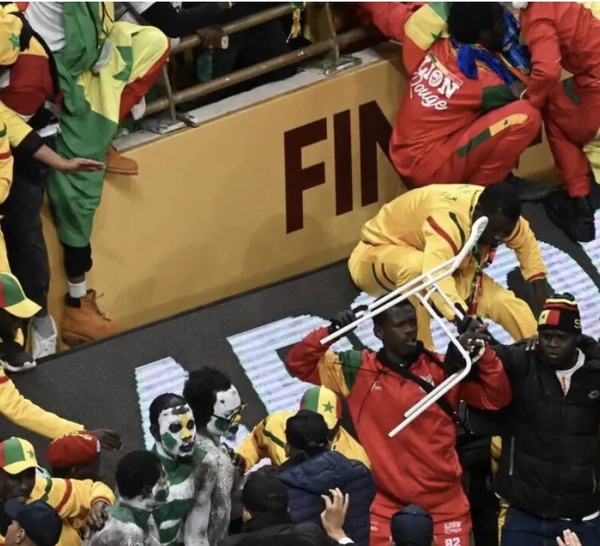 Affaire des 18 supporters des Lions : le stadier marocain agresseur, les policiers sénégalais et la plainte royalement ignorée