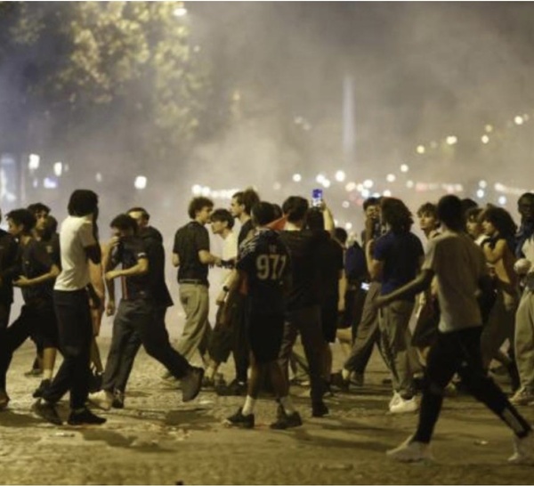 RACAILLES DÉCÉRÉBRÉES», «COLLECTIVITÉS DE HAINE»... PLUSIEURS RESPONSABLES POLITIQUES ULCÉRÉS PAR LES VIOLENCES APRÈS PSG-ARSENAL