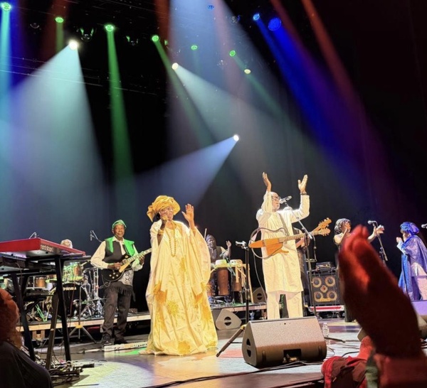 Genève : Ismaël Lô et Mahawa Kouyaté illuminent l'Alhambra pour la Journée de l’Afrique