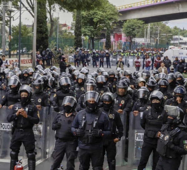 Mondial-2026: heurts entre manifestants et police à l'extérieur du stade Azteca de Mexico