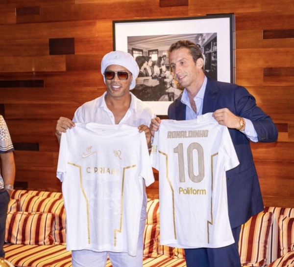 Ronaldinho sort de sa retraite internationale : Il signe dans ce club italien