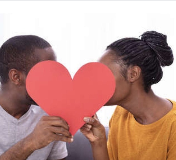 L'amour au temps des réseaux sociaux : Entre illusions numériques, ruptures et réussites