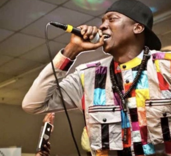 Retraite: Le chanteur Bai Babu arrête la musique qu’il juge "haram"