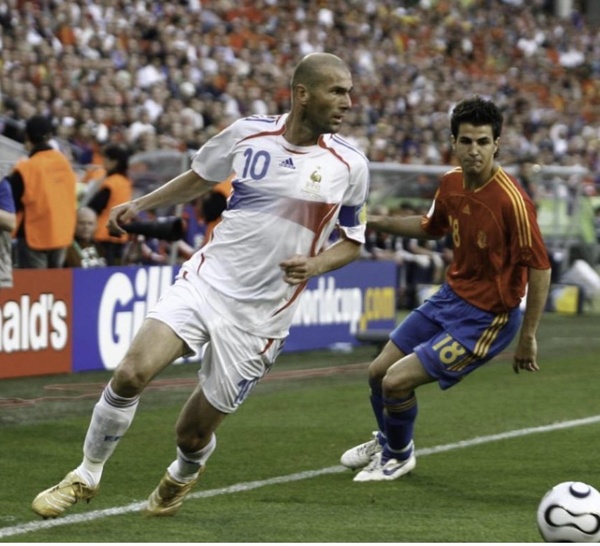 Mondial-2026: Il y a 20 ans, quand l'Espagne voulait "mettre Zidane à la retraite"