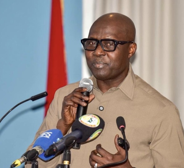 L'art du faux-fuyant : ​Le grand numéro de prestidigitation d'Abdoulaye Fall