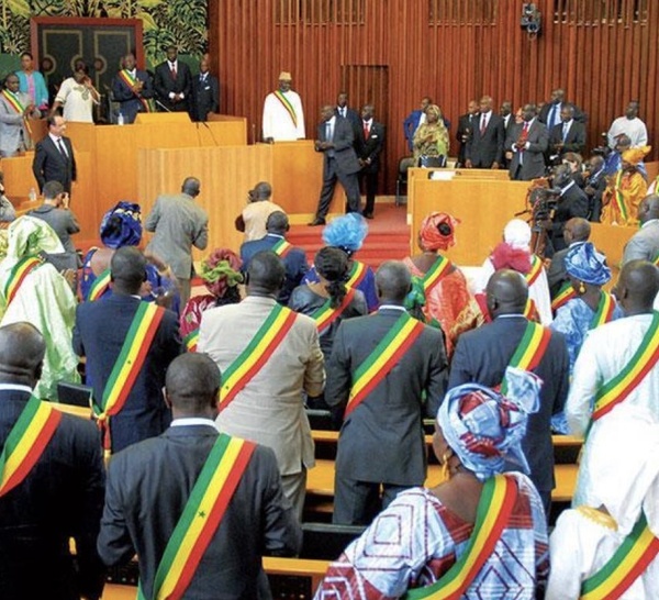 Député et maire à la fois : le cumul des mandats, atout contesté des territoires africains