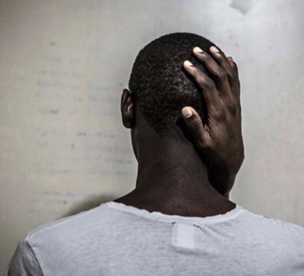 Homos à Yeumbeul : arrêté pour harcèlement, un enseignant avoue ses pulsions et livre ses partenaires