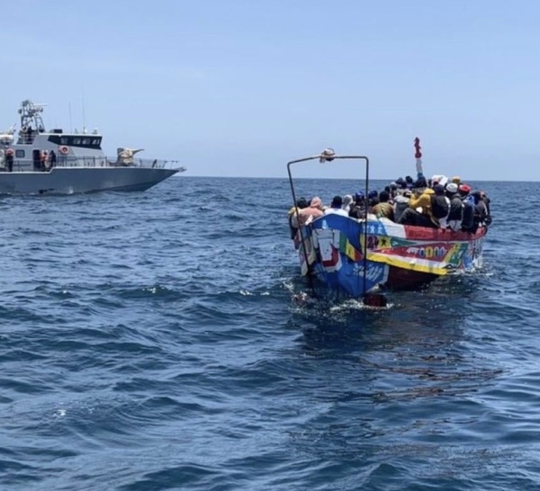 Nouadhibou : une pirogue de migrants en provenance de Serrekunda interceptée, 28 Sénégalais à bord