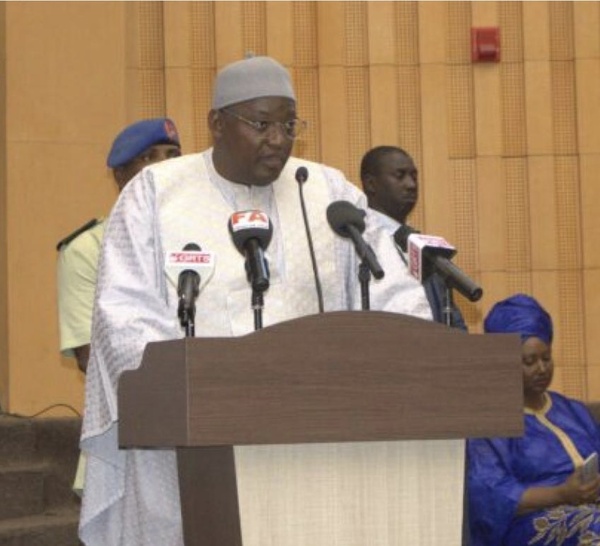 Présidentielle de 2026 en Gambie : Adama Barrow prophétise sa victoire et charge l’opposition