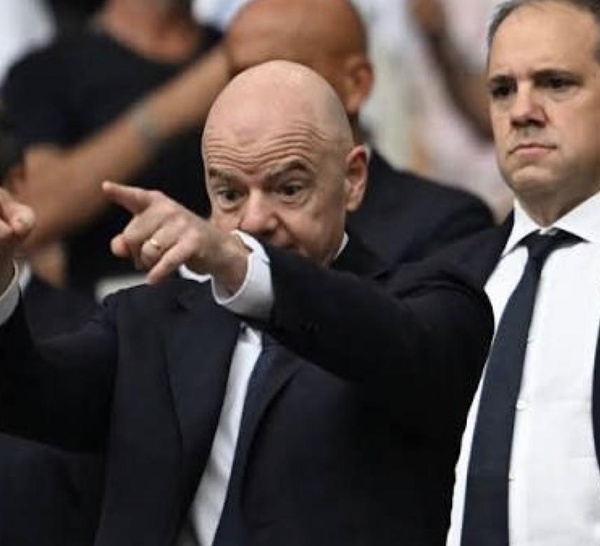 La Fifa affirme continuer son plan d'ouverture aux investisseurs privés malgré les critiques