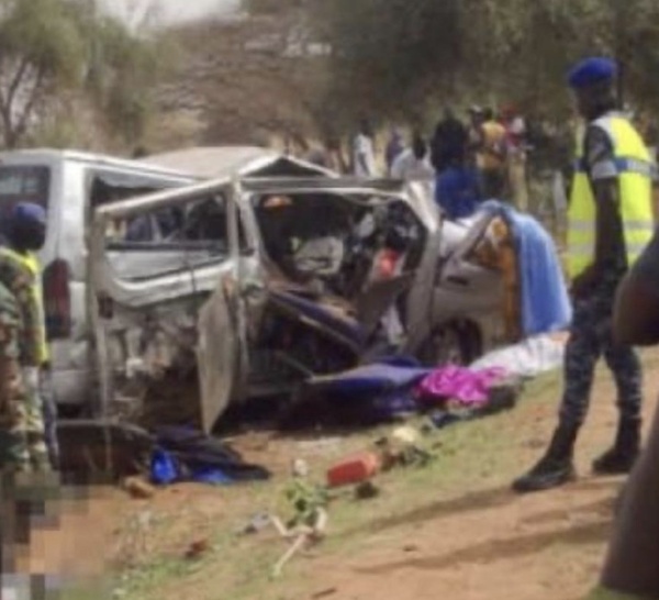 Louga : Une collision mortelle entre un « Cheikhou Chérifou » et un bus fait 4 morts et plusieurs blessés