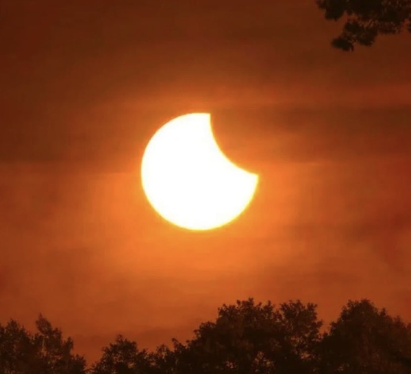 Éclipse solaire partielle 12 août au Sénégal : horaires, visibilité et consignes de sécurité