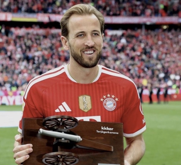 Foot: Kane élu joueur de l'année 2026 en Allemagne devant Olise