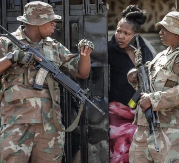 Afrique du Sud : ce que l'on sait de la double fusillade au Cap et à Johannesburg qui a fait au moins 27 morts
