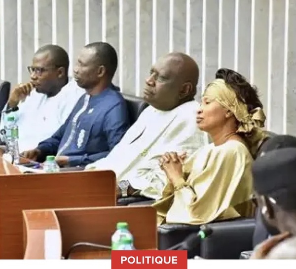 Tension à l'Assemblée nationale : Le groupe Takku Wallu Sénégal dénonce une agression contre Abdou Mbow et annonce une plainte