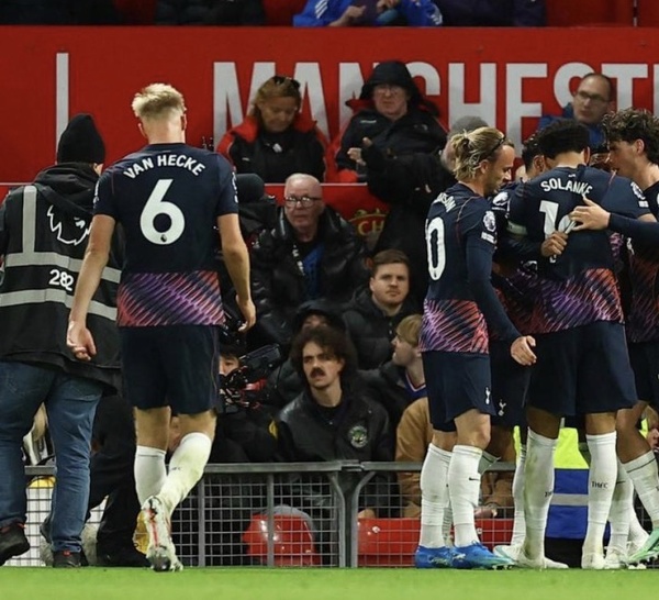 Angleterre: Tottenham, à dix, ramène un point de Manchester United (1-1)